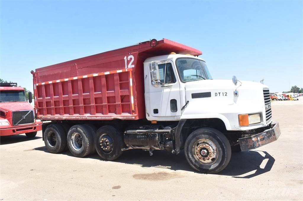 Mack CH613 自卸式货车