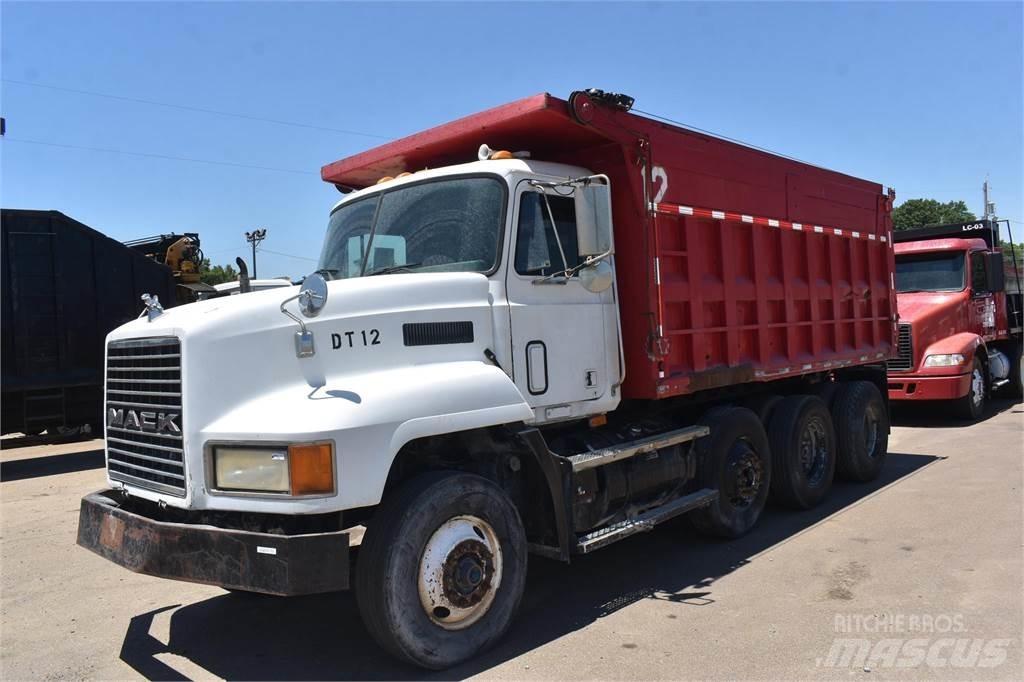 Mack CH613 自卸式货车