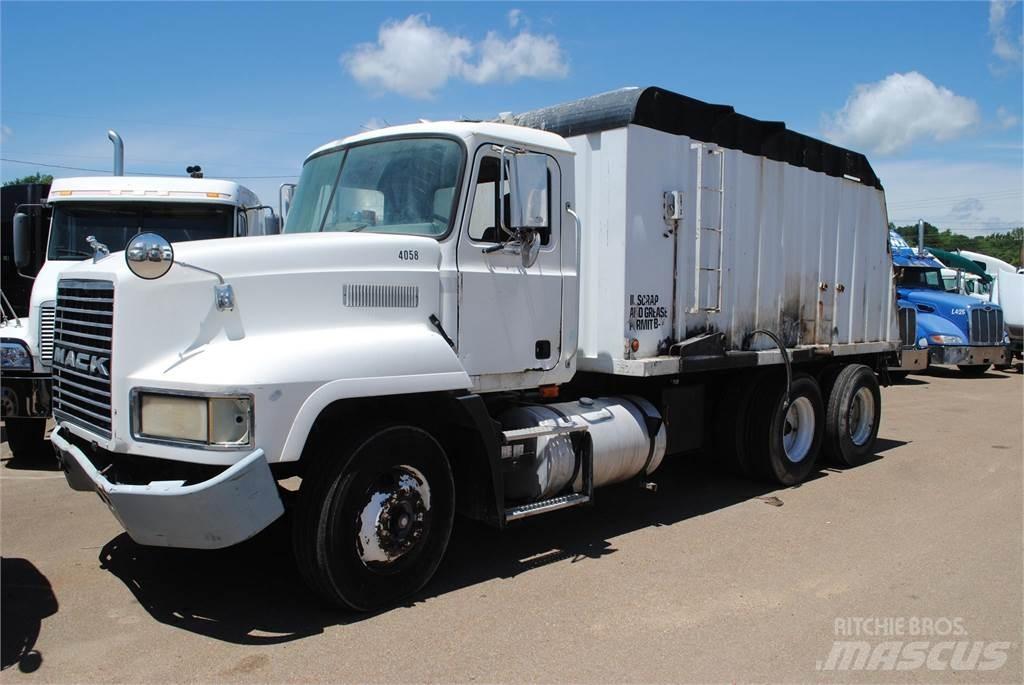 Mack CH613 自卸式货车