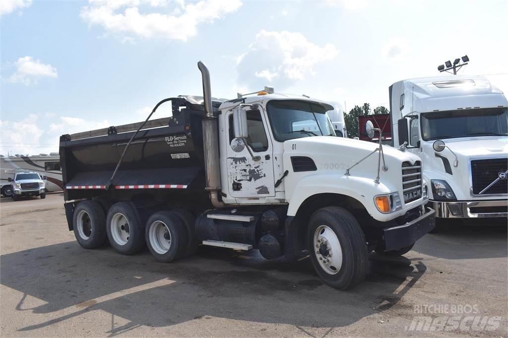 Mack GRANITE CV713 自卸式货车