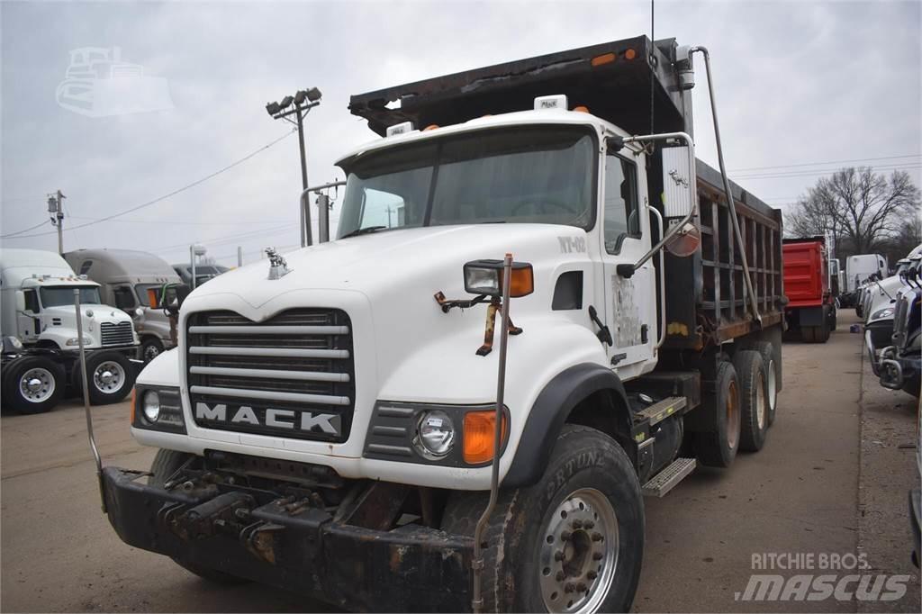 Mack GRANITE CV713 自卸式货车