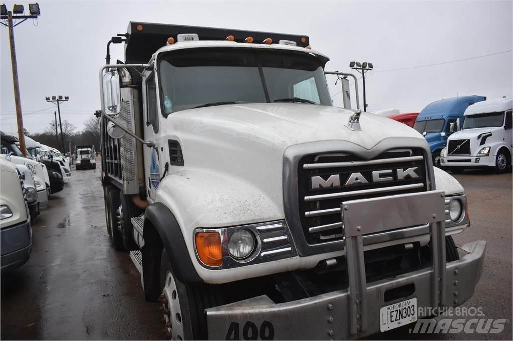 Mack GRANITE CV713 自卸式货车