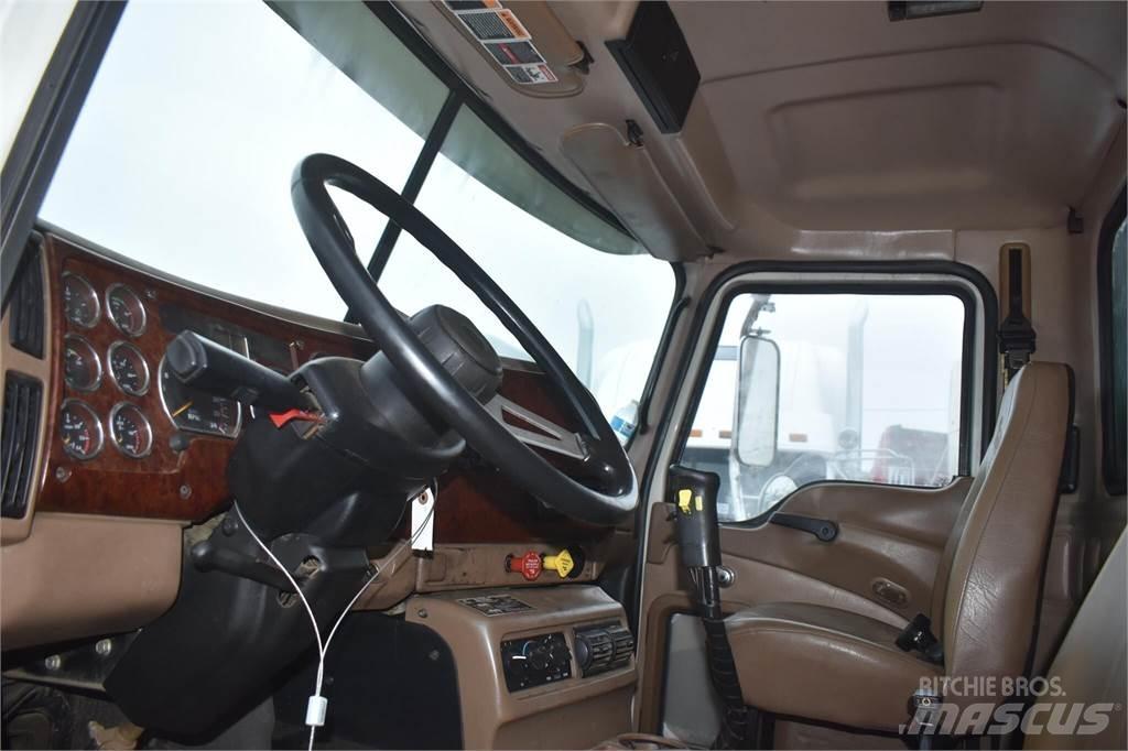 Mack GRANITE CV713 自卸式货车