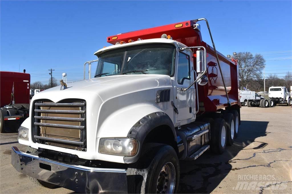 Mack GRANITE GU713 自卸式货车