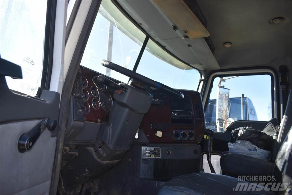 Mack GRANITE GU713 自卸式货车