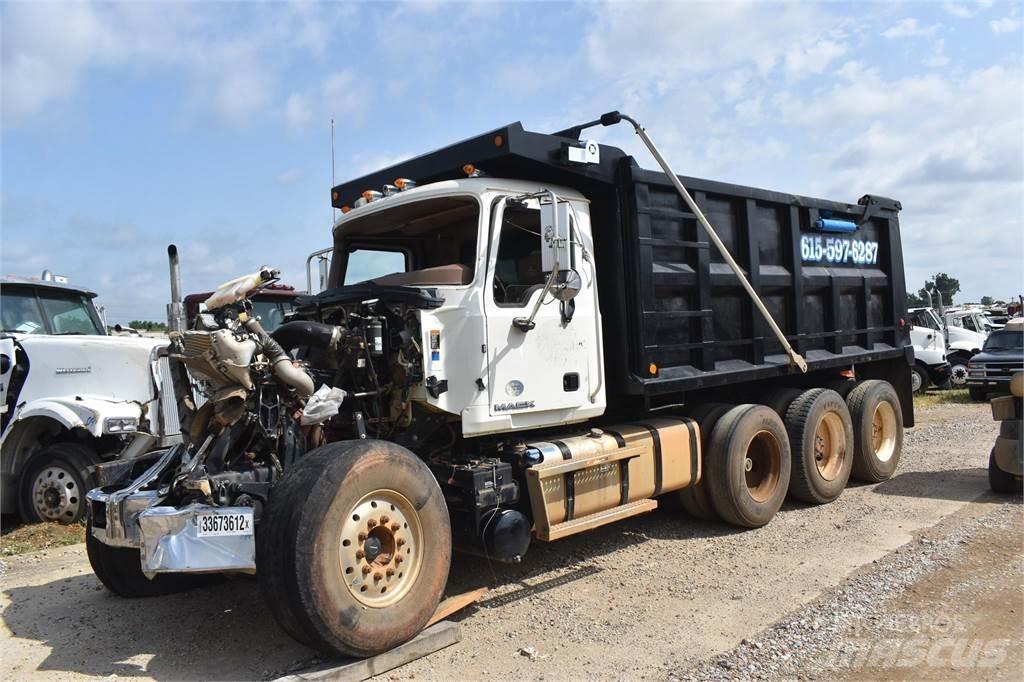 Mack GRANITE GU713 自卸式货车