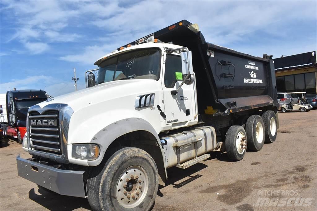 Mack GRANITE GU713 自卸式货车