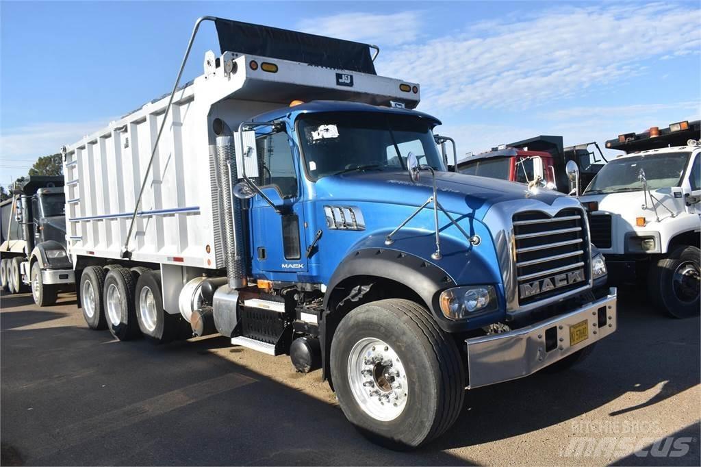 Mack GRANITE GU713 自卸式货车
