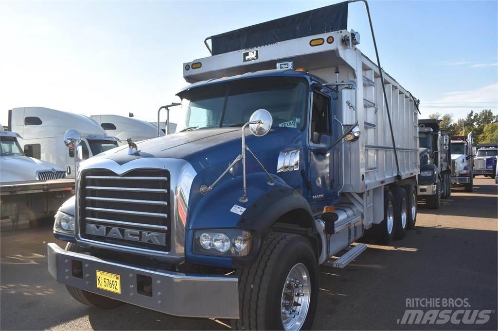 Mack GRANITE GU713 自卸式货车