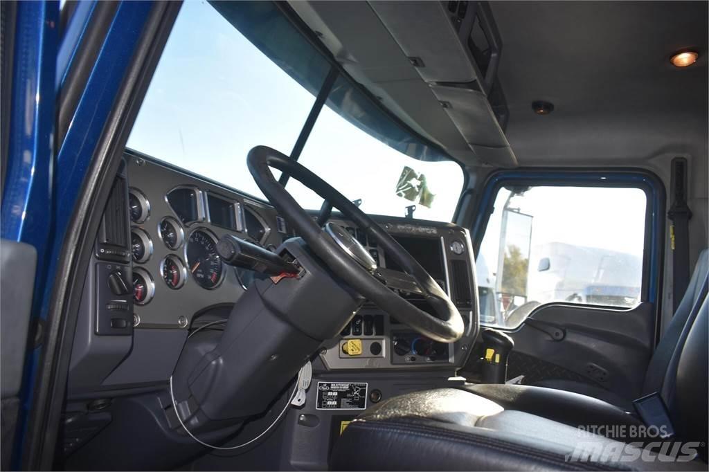 Mack GRANITE GU713 自卸式货车