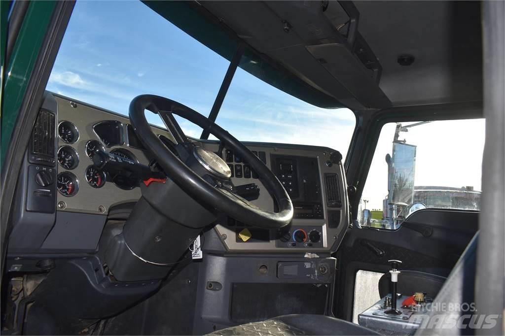 Mack GRANITE GU713 自卸式货车