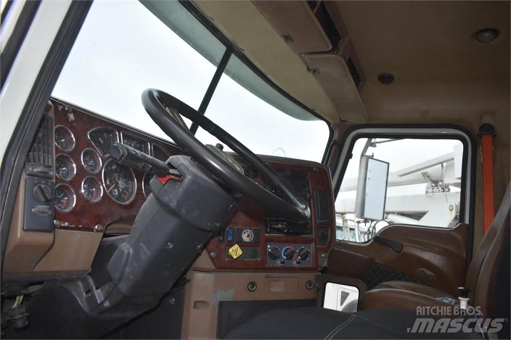 Mack GRANITE GU713 自卸式货车