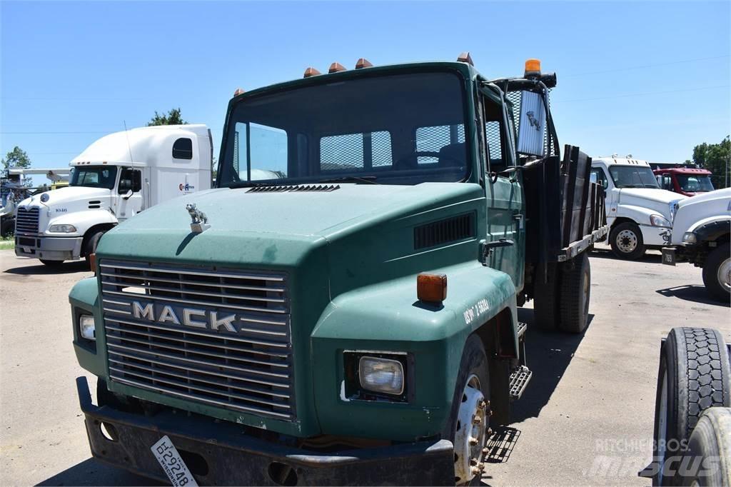 Mack MIDLINER CS200 自卸式货车