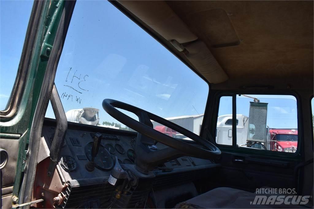 Mack MIDLINER CS200 自卸式货车
