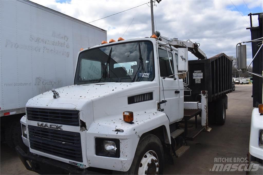 Mack MIDLINER CS300 起重车