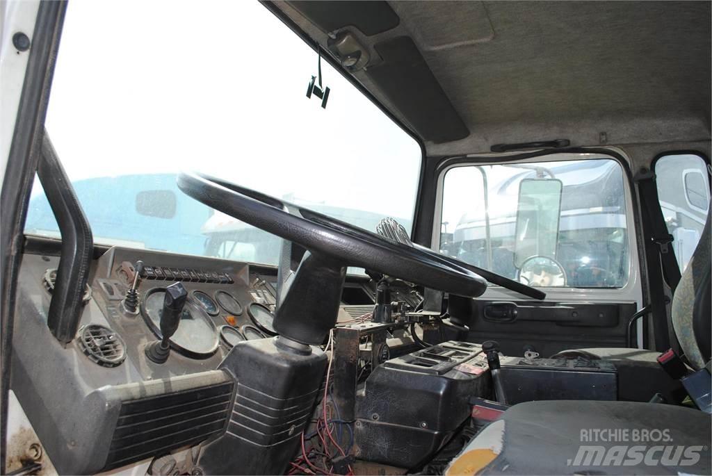 Mack MIDLINER MS250 道路清扫车