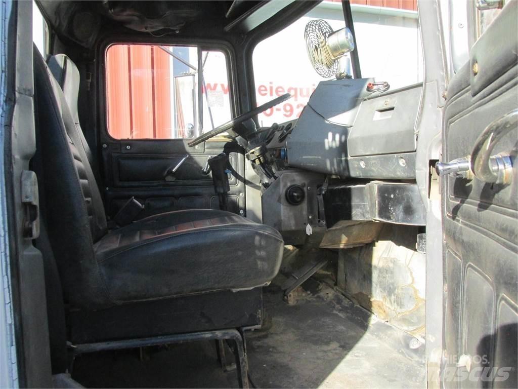 Mack R685S 油罐车