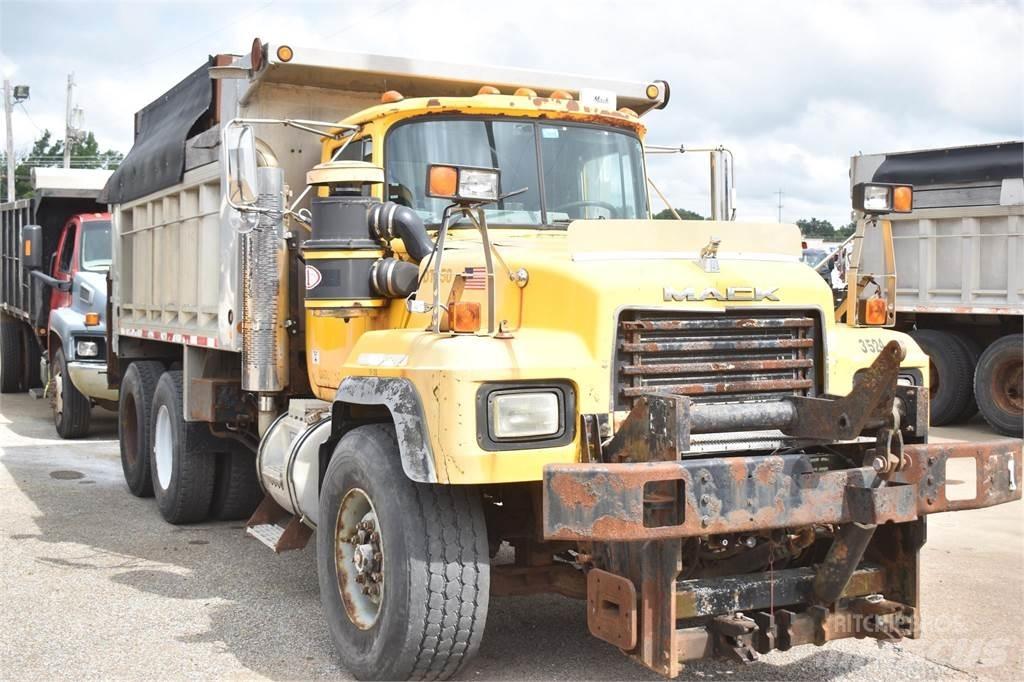 Mack RD688S 自卸式货车