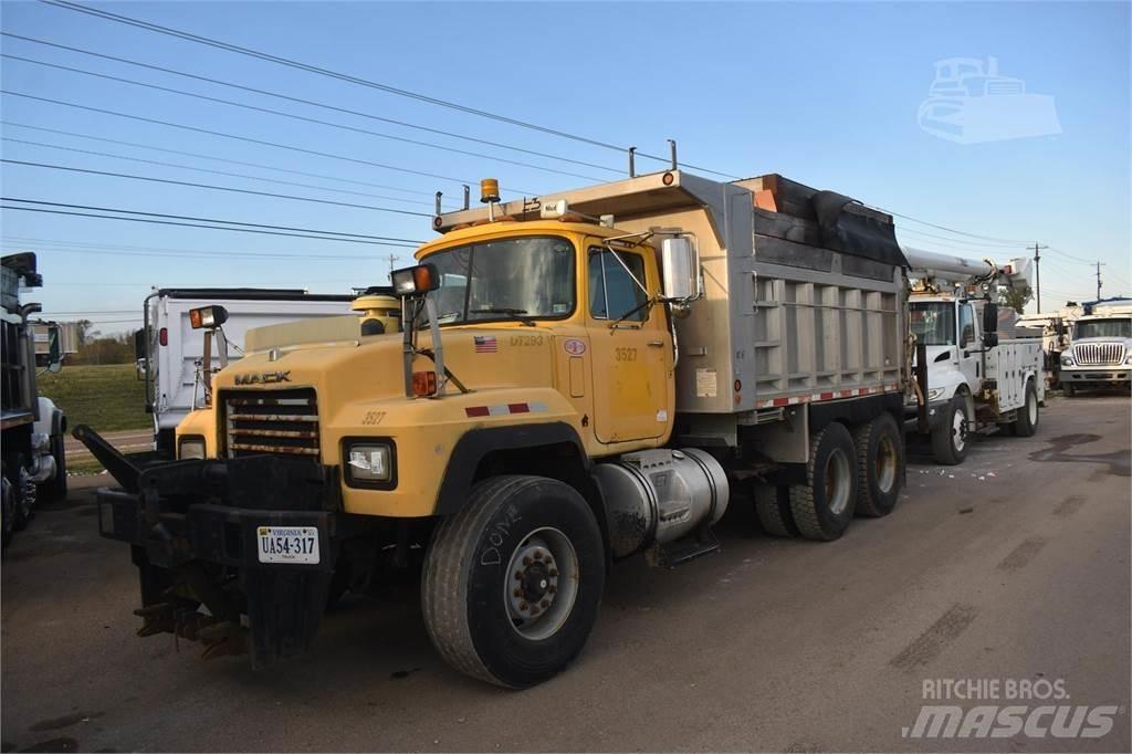 Mack RD688S 自卸式货车