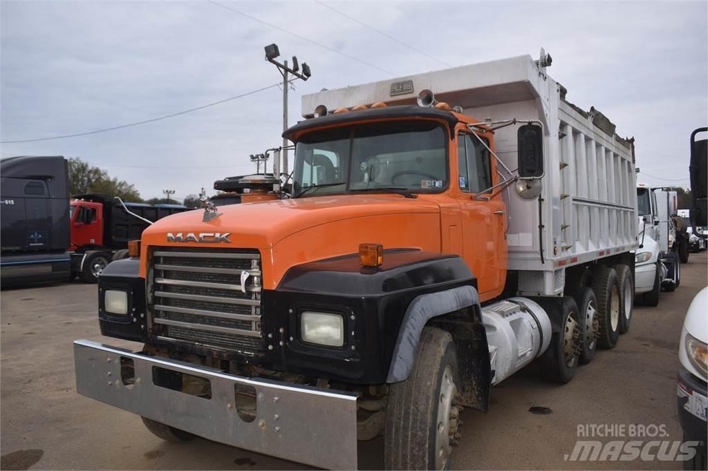 Mack RD688S 自卸式货车