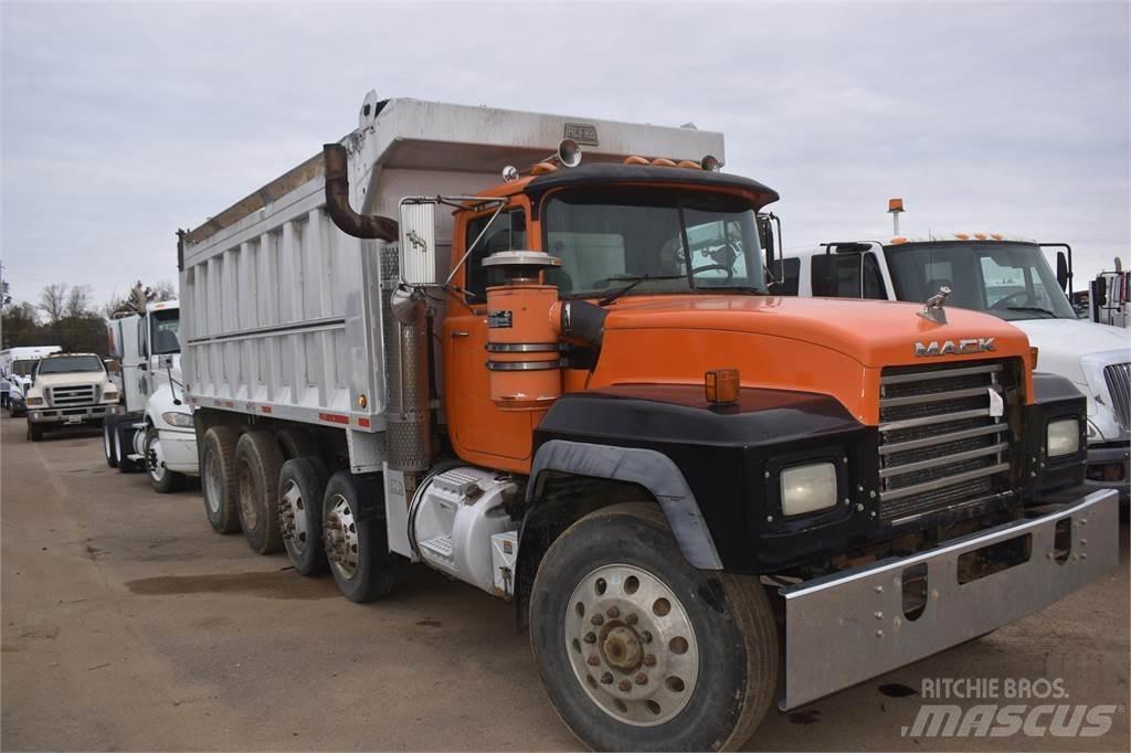 Mack RD688S 自卸式货车