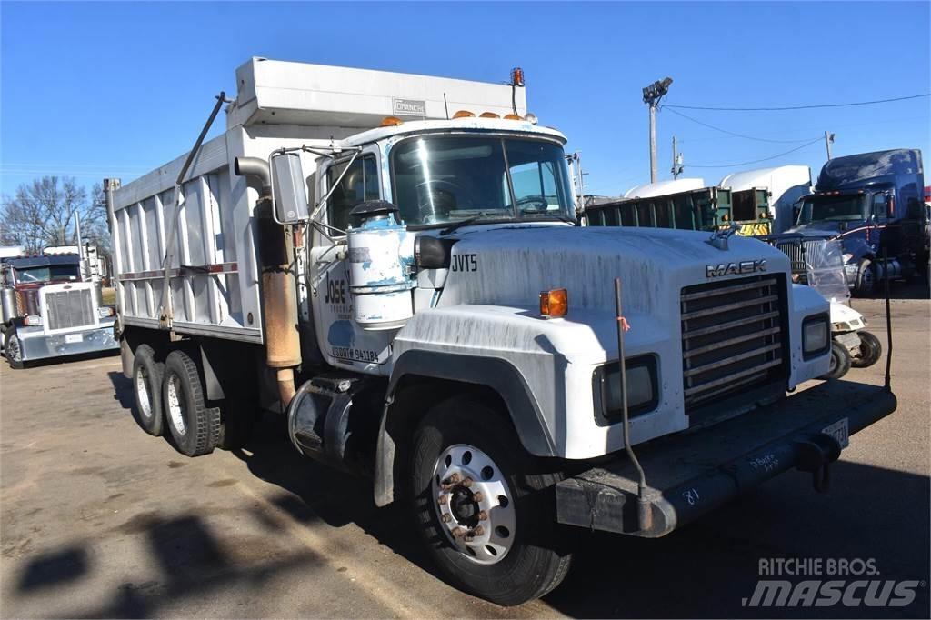 Mack RD688S 自卸式货车