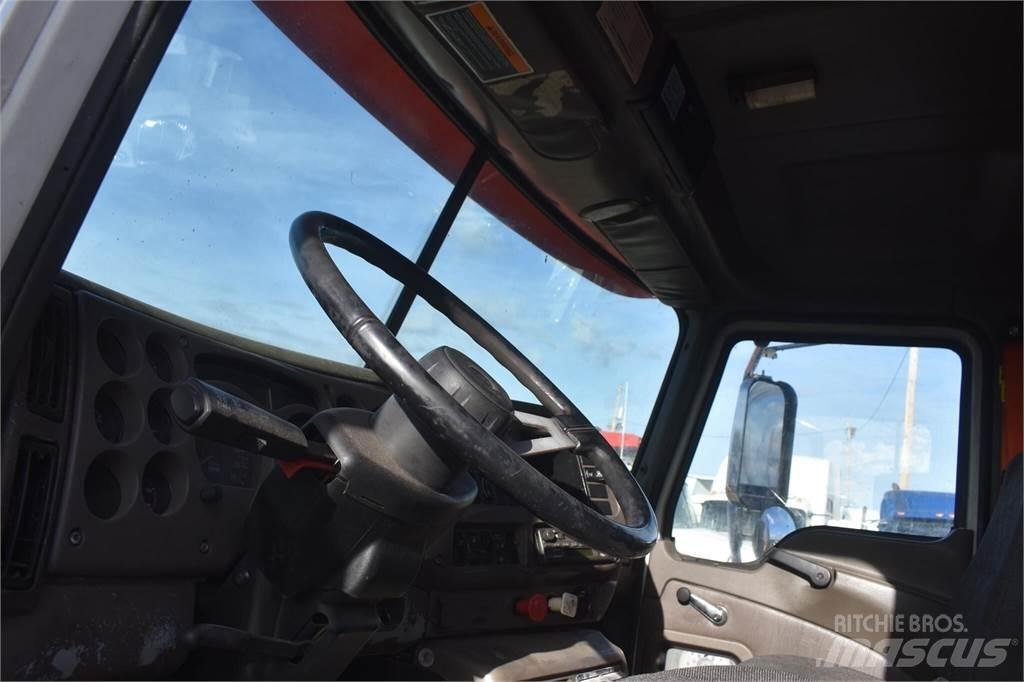 Mack VISION CX612 自卸式货车