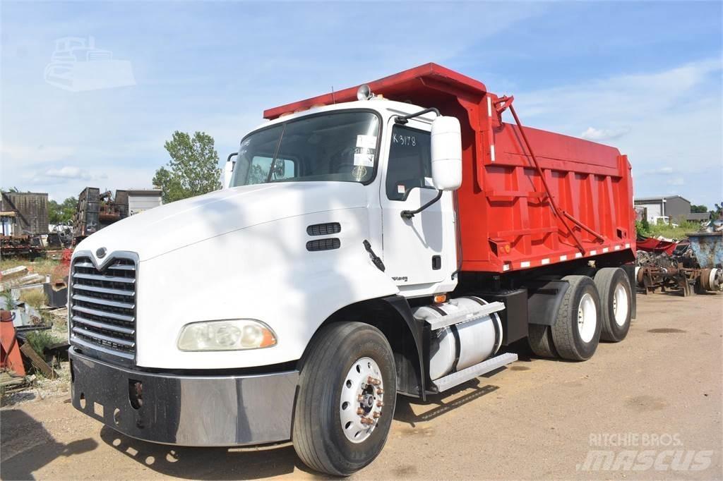 Mack VISION CXN613 自卸式货车