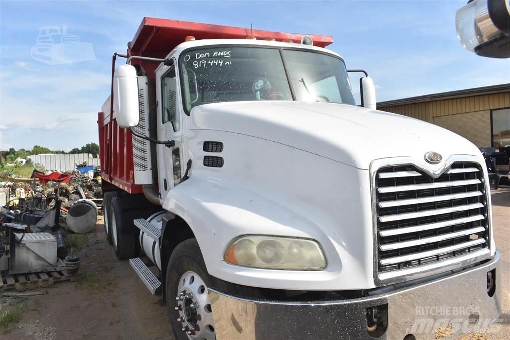 Mack VISION CXN613 自卸式货车