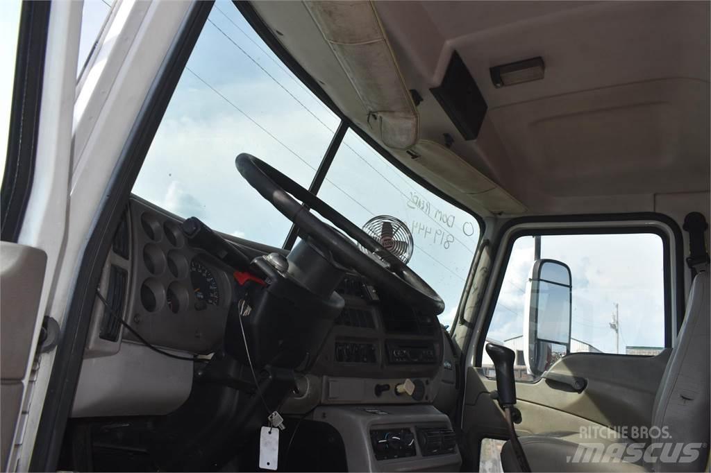 Mack VISION CXN613 自卸式货车