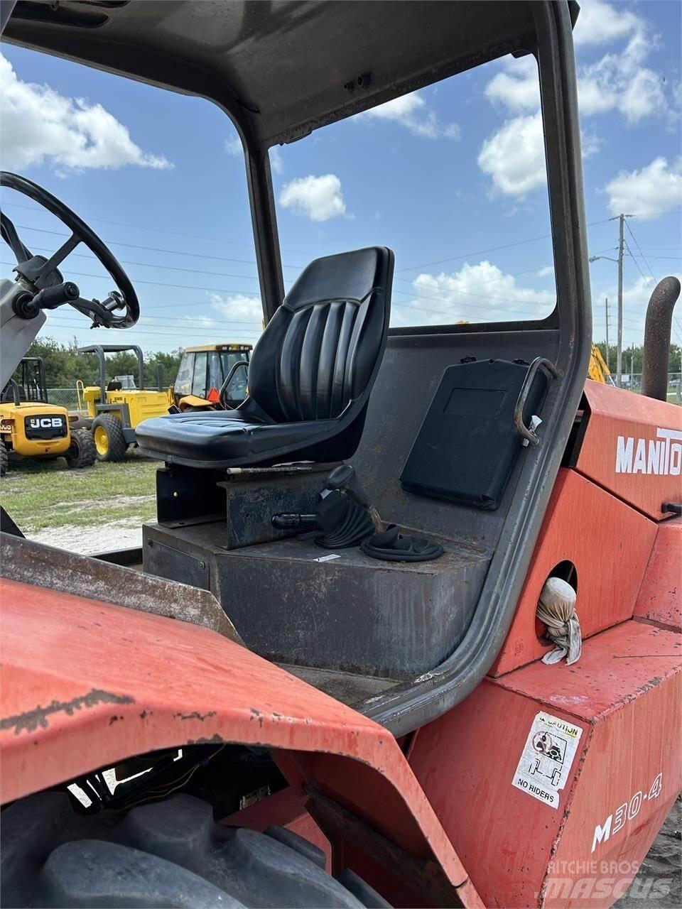 Manitou M30.4 越野叉车|叉装车