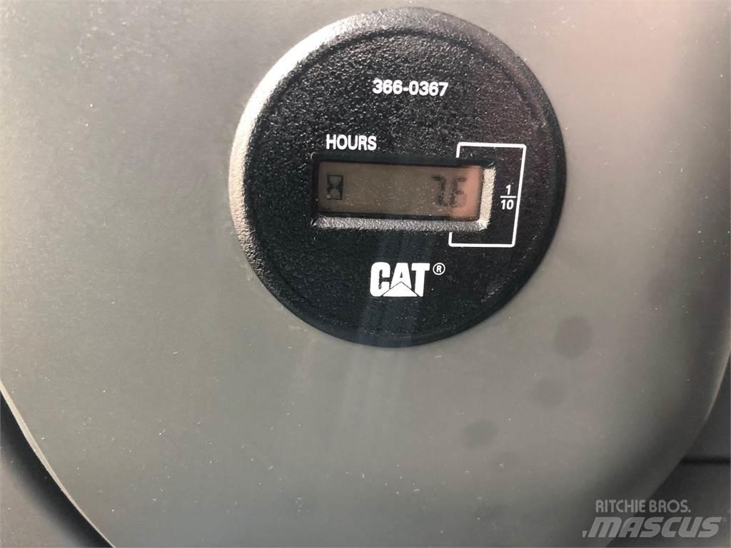 Morooka MST2200VD 履带式自卸车