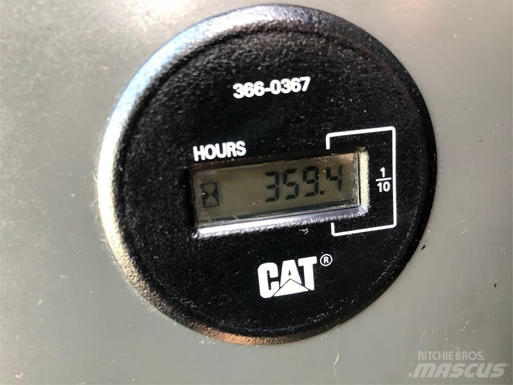 Morooka MST2200VD 履带式自卸车