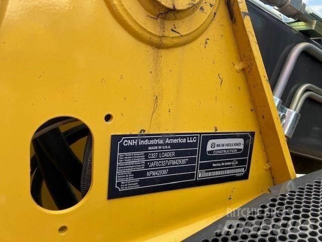 New Holland C327 滑移装载机