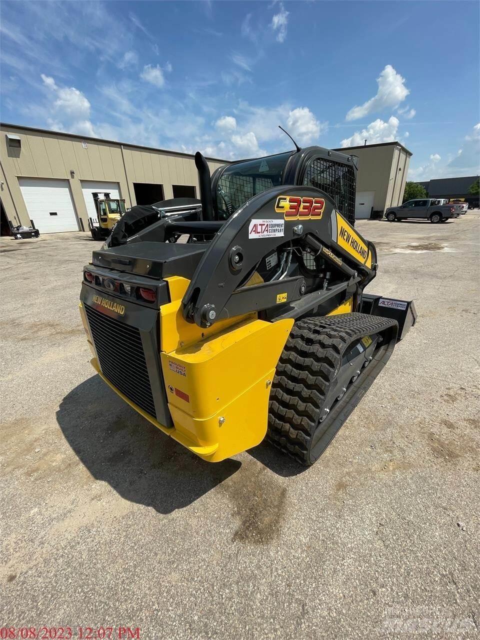 New Holland C332 滑移装载机