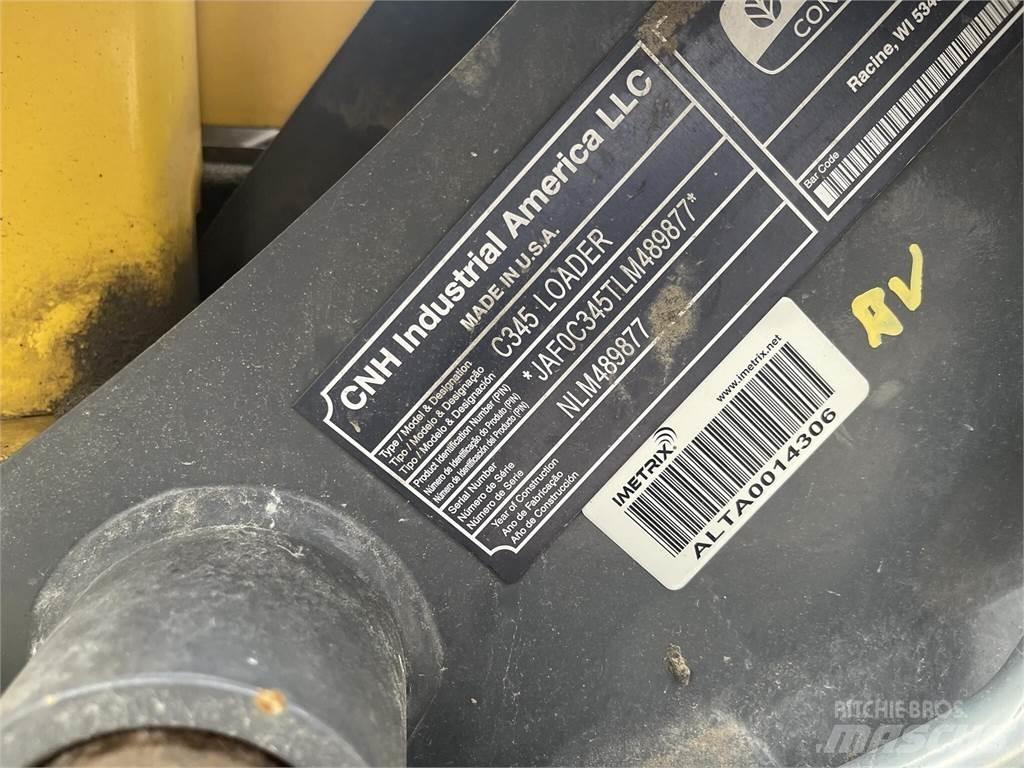 New Holland C345 滑移装载机