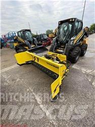 New Holland L328 滑移装载机