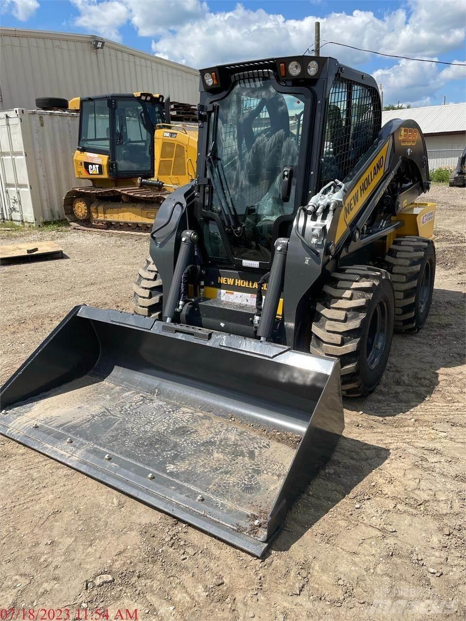New Holland L328 滑移装载机