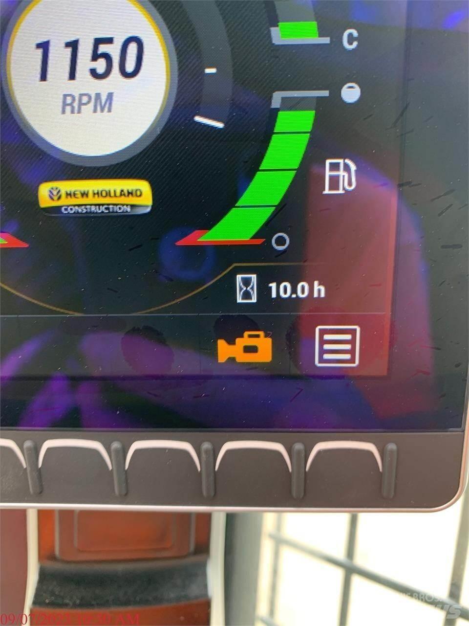 New Holland L328 滑移装载机