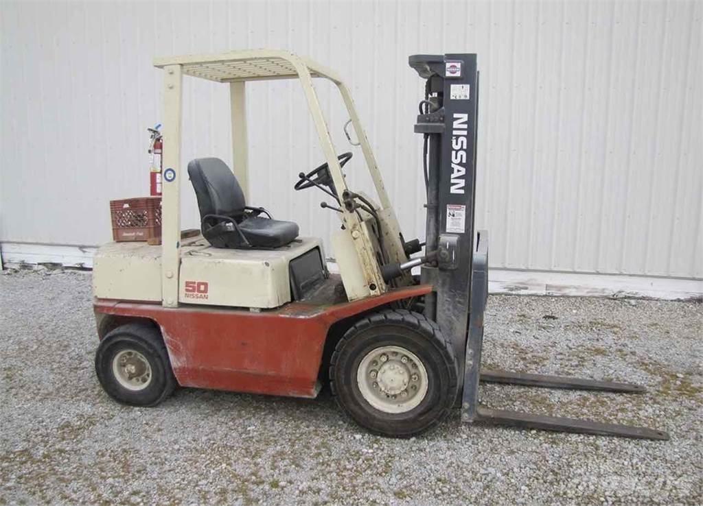 Nissan PF02A25V 其他叉车