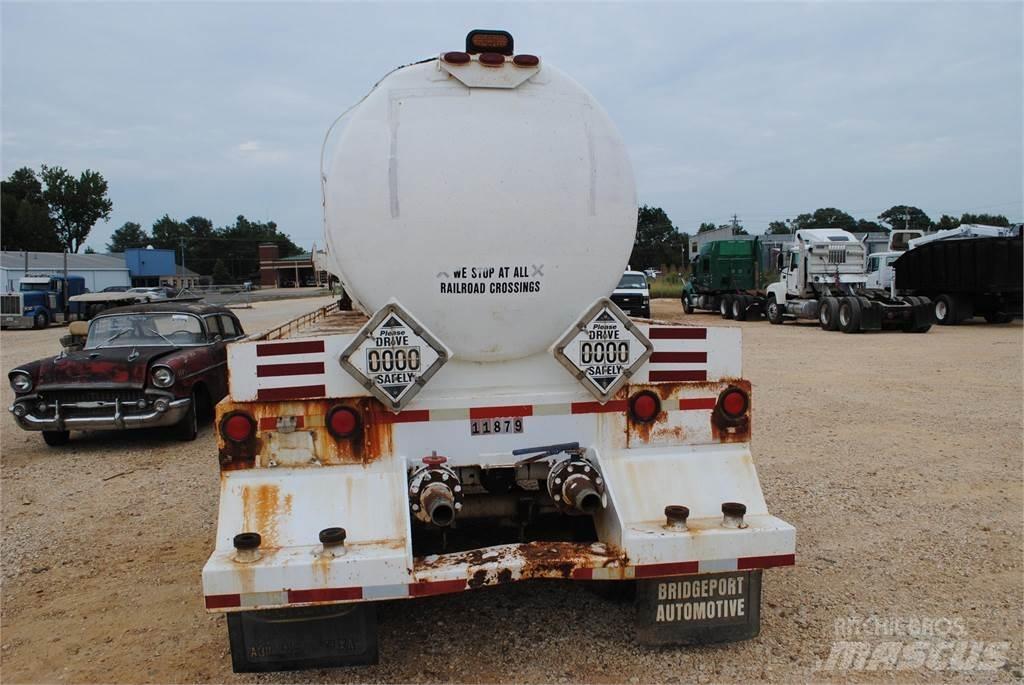  OVERLAND 罐式拖车