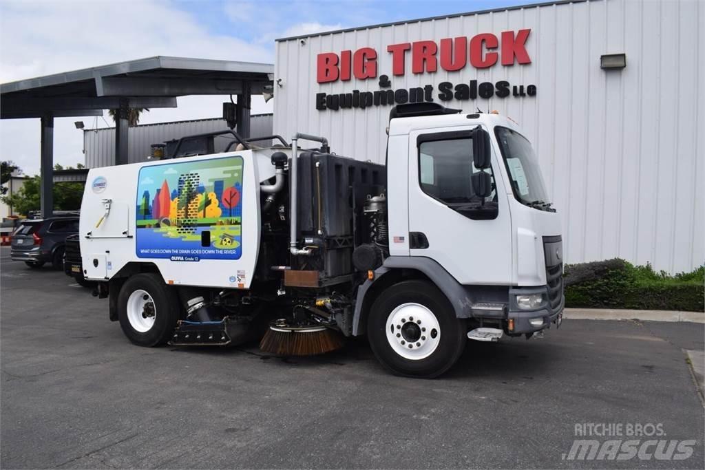 Peterbilt 220 道路清扫车