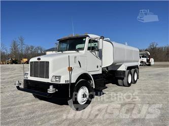 Peterbilt 330 水罐车