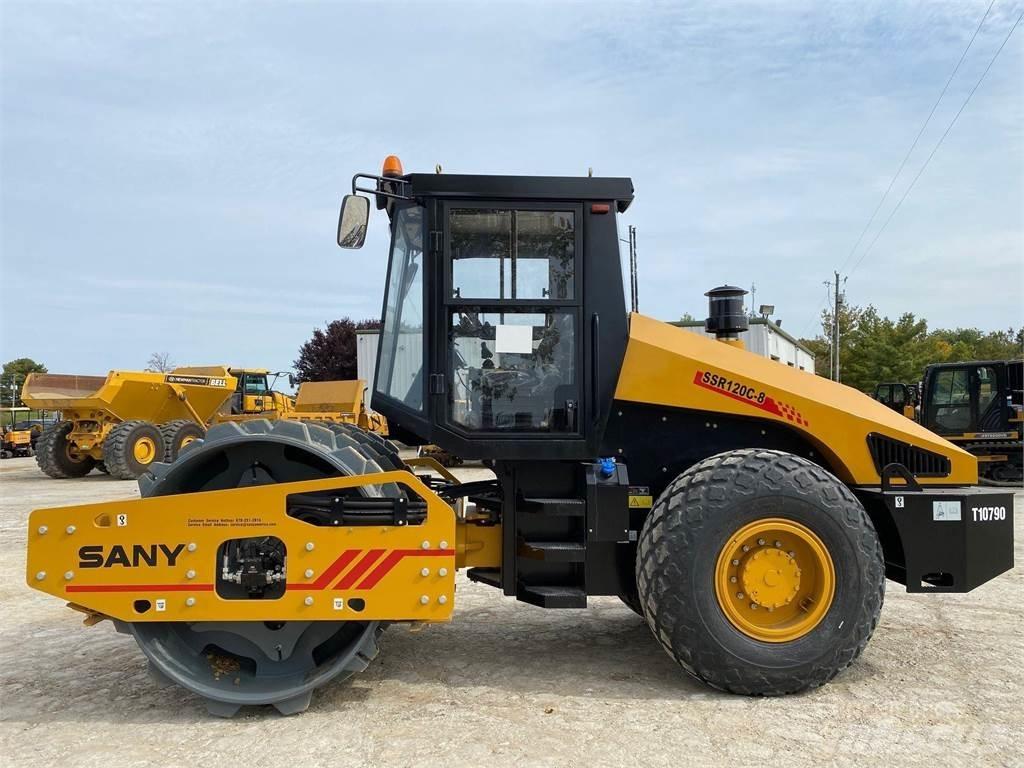 Sany SSR120C-8 双轮压路机