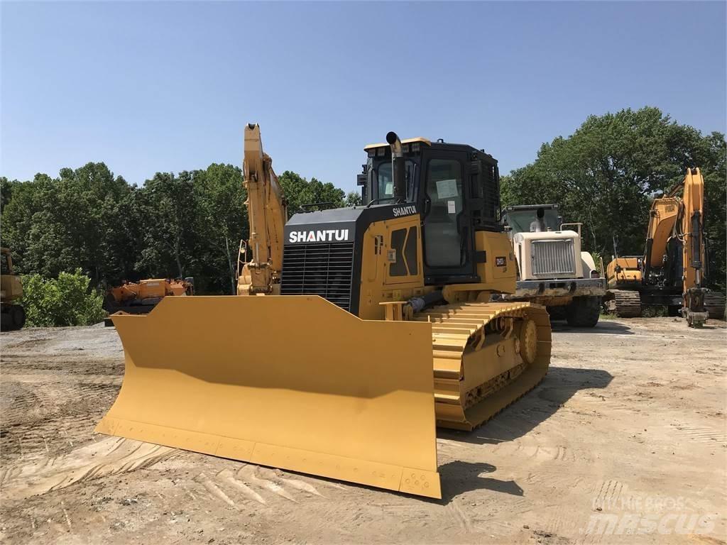 Shantui DH13K2 LGP 履带式推土机