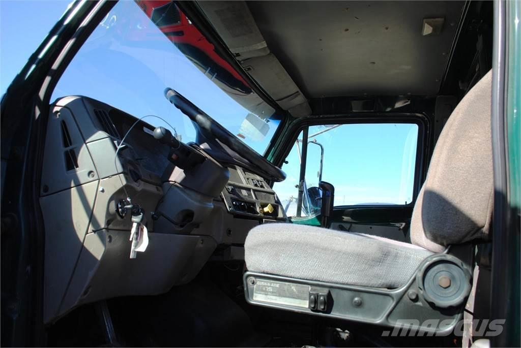 Sterling A9513 自卸式货车