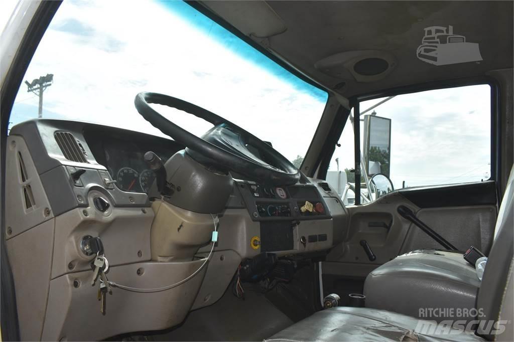 Sterling ACTERRA 自卸式货车