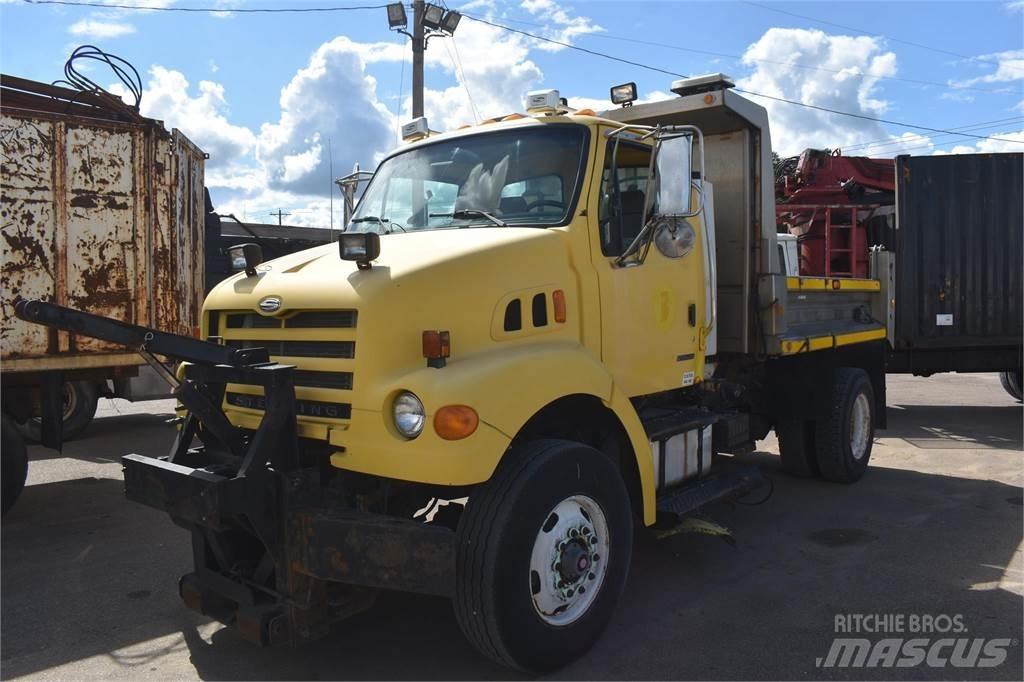 Sterling L7500 自卸式货车