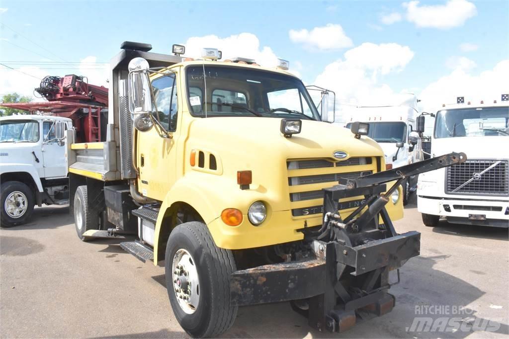 Sterling L7500 自卸式货车