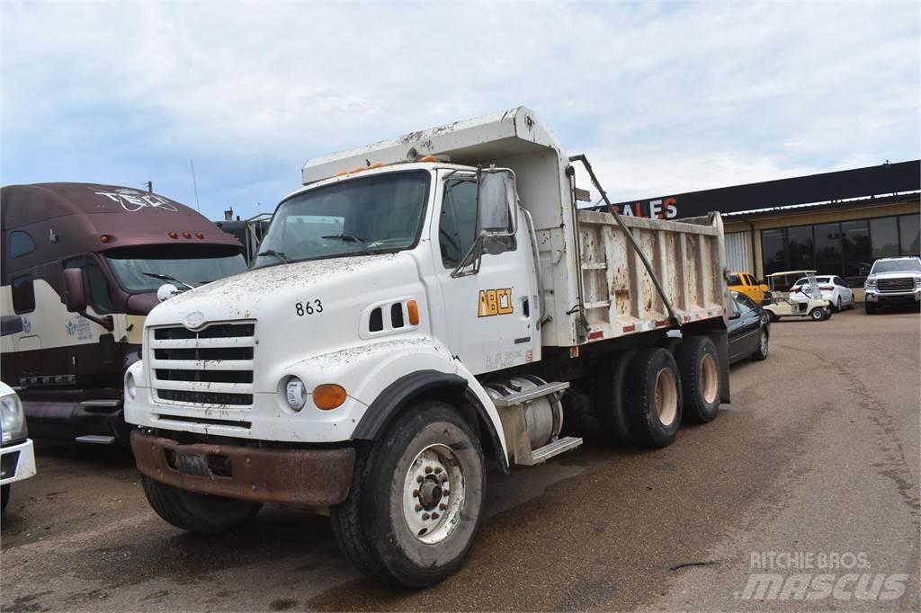 Sterling L7500 自卸式货车